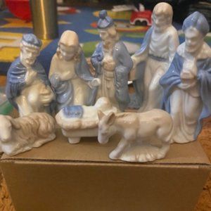 Porcelain nativity set made in Japan